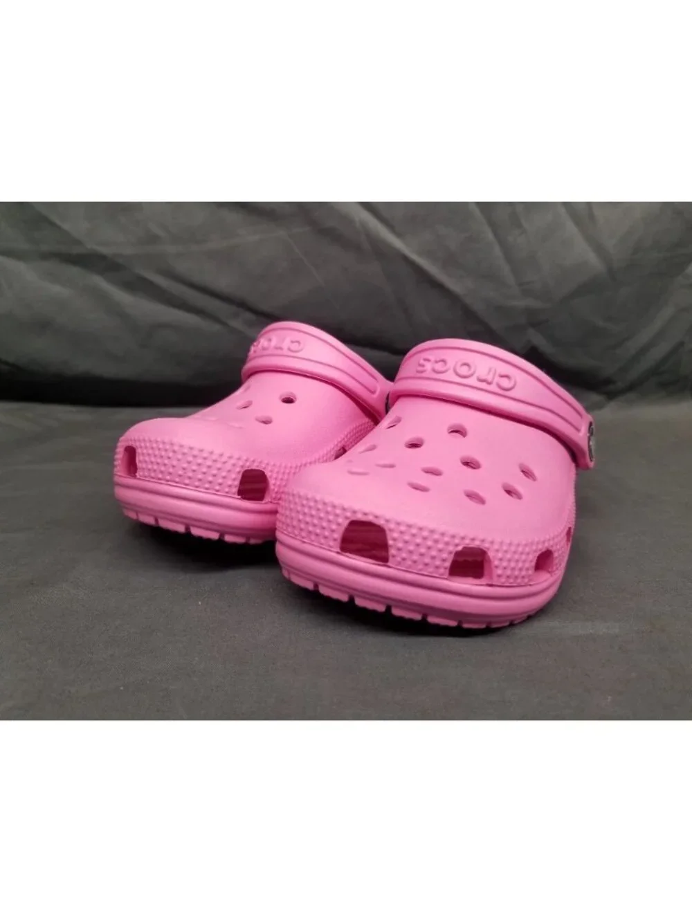 Crocs Classic Clog 206991-6SW Slip-On Taffy Pink Toddlers Size 9 NEW WITH BOX!